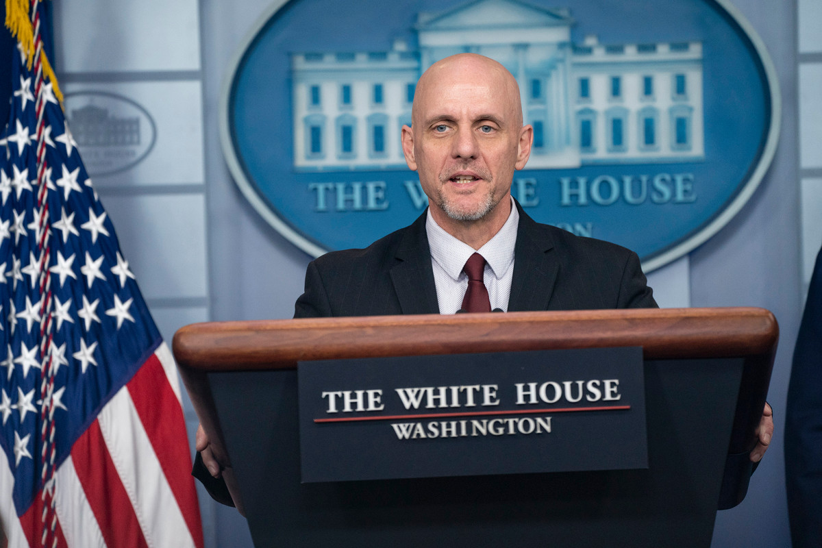 FDA distances itself from White House coronavirus
response 1
