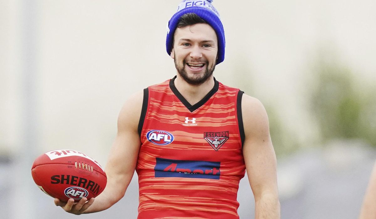 Aussie rules game postponed after player fails COVID-19
test 1