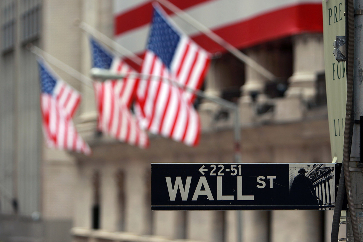 Stocks expected to tumble amid fears of coronavirus second
wave 1