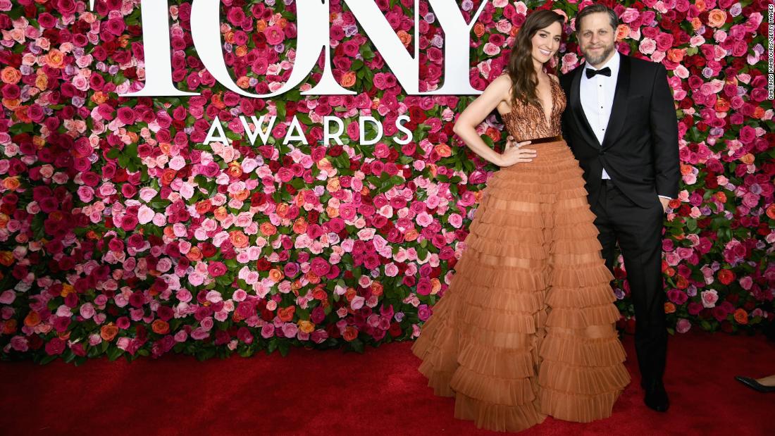 Sara Bareilles discusses her coronavirus recovery and how
her boyfriend cared for her 1