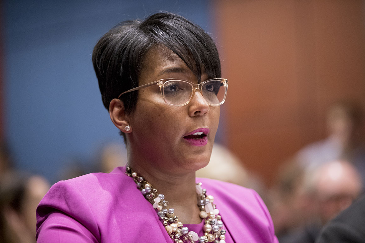 Atlanta Mayor Keisha Lance Bottoms tests positive for
Covid-19 1