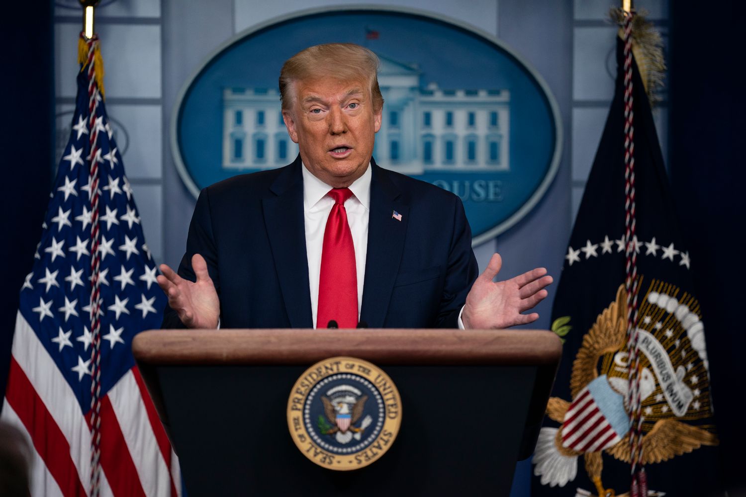 Coronavirus continues to spike amid mixed messages from
Trump administration 1