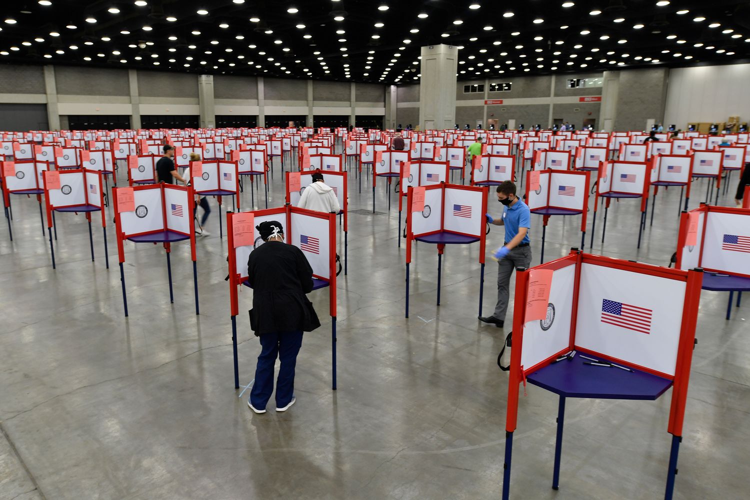 Coronavirus threatened to make a mess of Kentucky’s primary.
It could be a model instead. 1