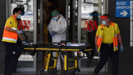Lockdown ordered for 200,000 in northeastern Spain 1