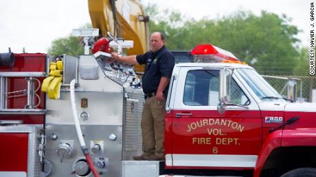Texas emergency chief who led efforts to secure PPE dies of
coronavirus 1