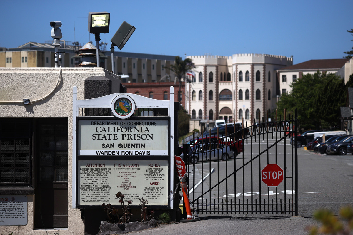 California will release 8,000 prisoners to stop spread of
COVID-19 1