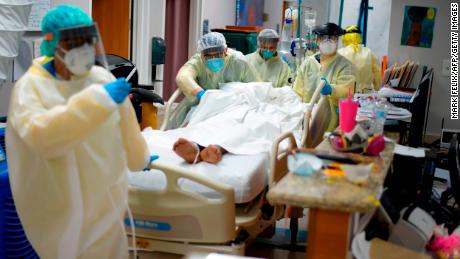 Health experts urge people wear masks as coronavirus cases
continue to climb 1