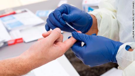 Single Pfizer vaccine shot provides strong protection for
those who've had Covid-19, UK studies suggest 1