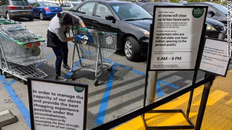 Stores and employees have been turned into mask police. But
they don't want the job 1