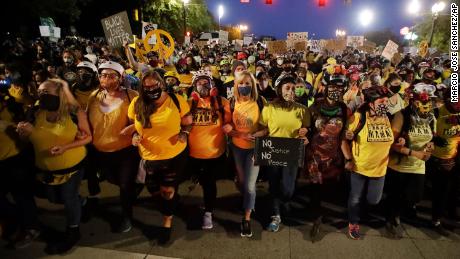 'Wall of Moms' sues federal agencies over Portland protest
violence 1