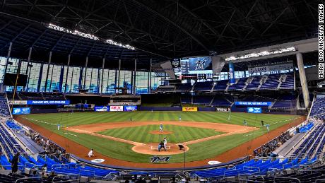Marlins players decided in a group chat to play after a
pitcher tested positive. By Monday, 11 players had
coronavirus 1