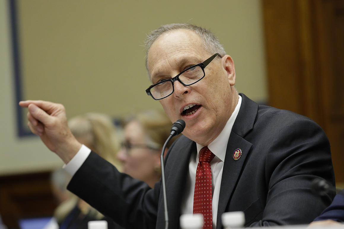 Conservative lawmaker demands White House disband
coronavirus task force 1