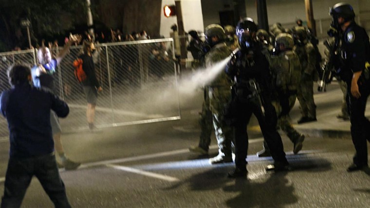Portland protesters on being detained, chased by federal
agents as situation intensifies 1