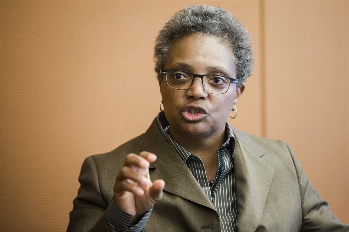 18 Chicago Cops Injured in Riot and Activists Scream 'Police
Brutality' 1