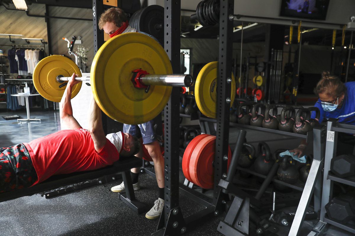 20 questions about assessing your COVID-19 risk at
restaurants, gyms, the office and more 1 20 questions about assessing your COVID-19 risk at
restaurants, gyms, the office and more 1
