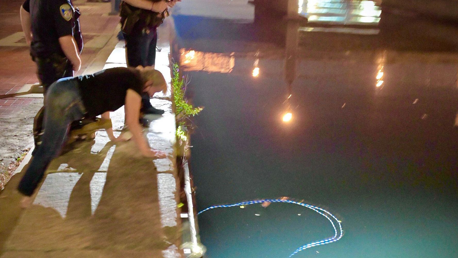 Baltimore Protesters Tear Down Christopher Columbus Statue,
Dump It In The Harbor 1