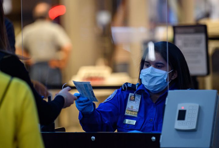 More Than 1,000 TSA Employees Test Positive For
COVID-19 1