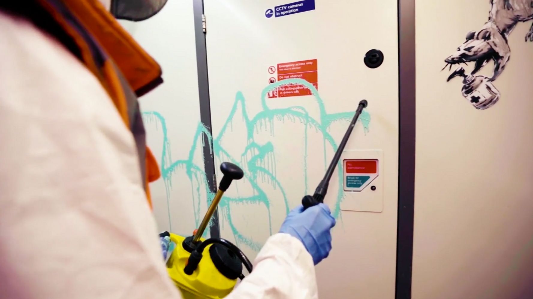 Banksy Filmed Spreading COVID-19 Message All Over Train In
London’s Underground 1