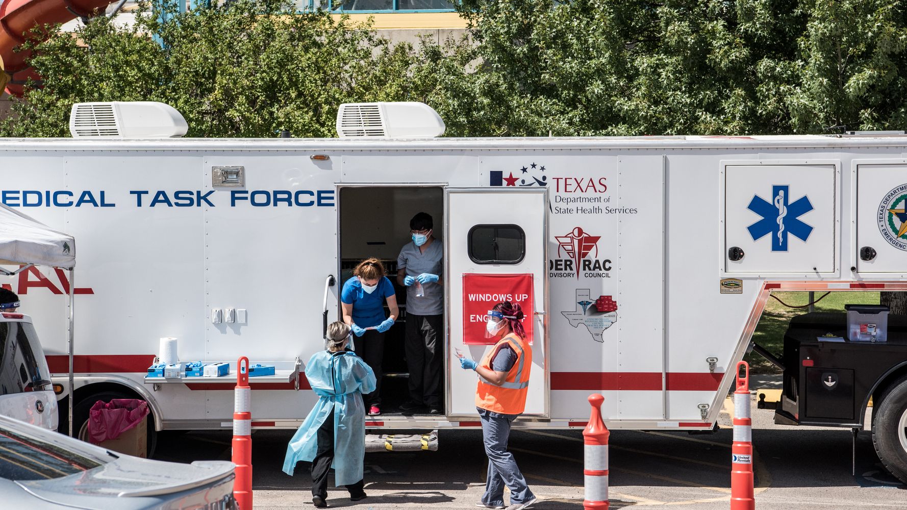 Texas Stores Bodies In Refrigerated Trucks While Setting
COVID-19 Death Record 1
