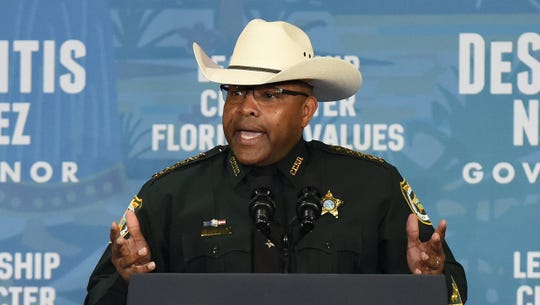 'You've been warned': Florida sheriff says he may deputize
gun owners against protesters 1