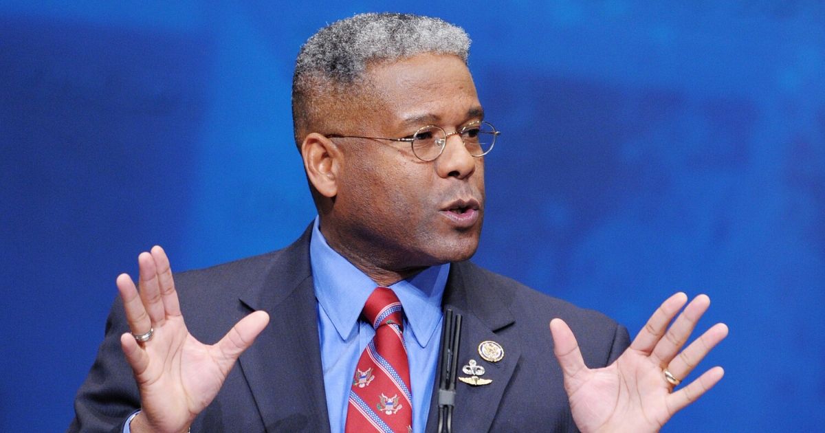 Lt. Col. Allen West Schools Rioters Destroying Confederate
Statues 1