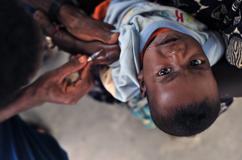 Pfizer, which ran vaccine experiments on Nigerian children,
gets "fast track" approval for its coronavirus vaccines by the
FDA 1