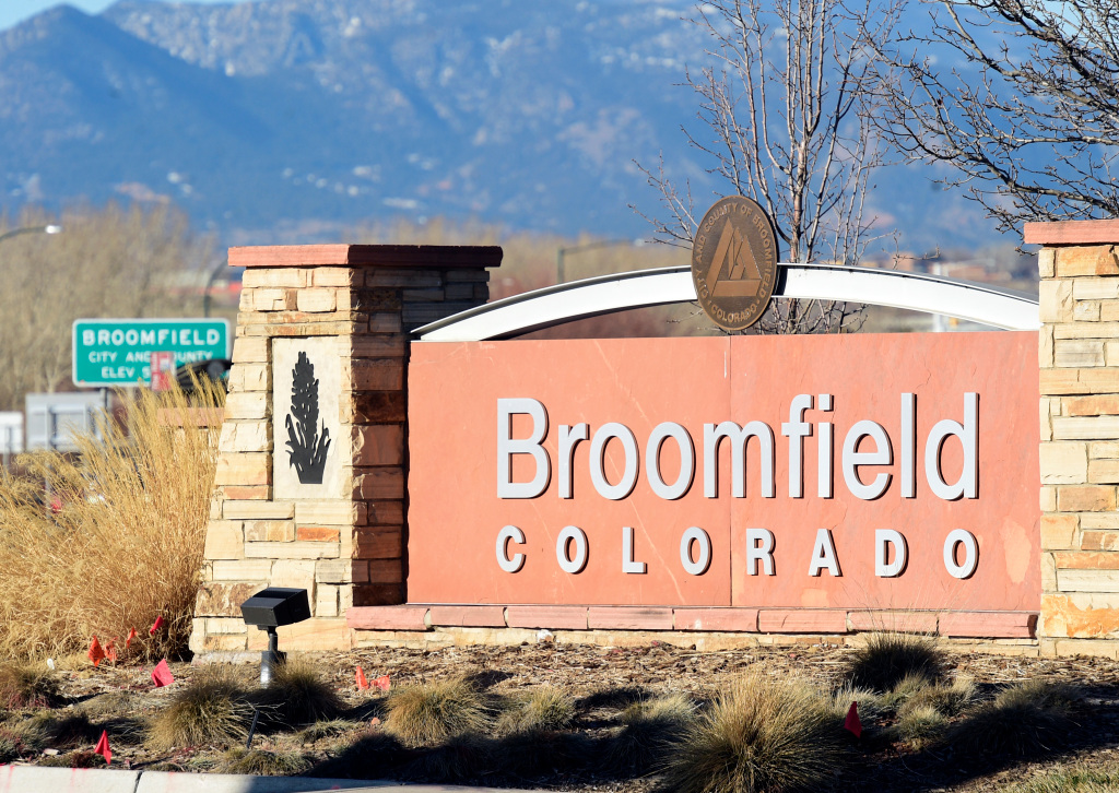 Broomfield police officer tests positive for
COVID-19 1