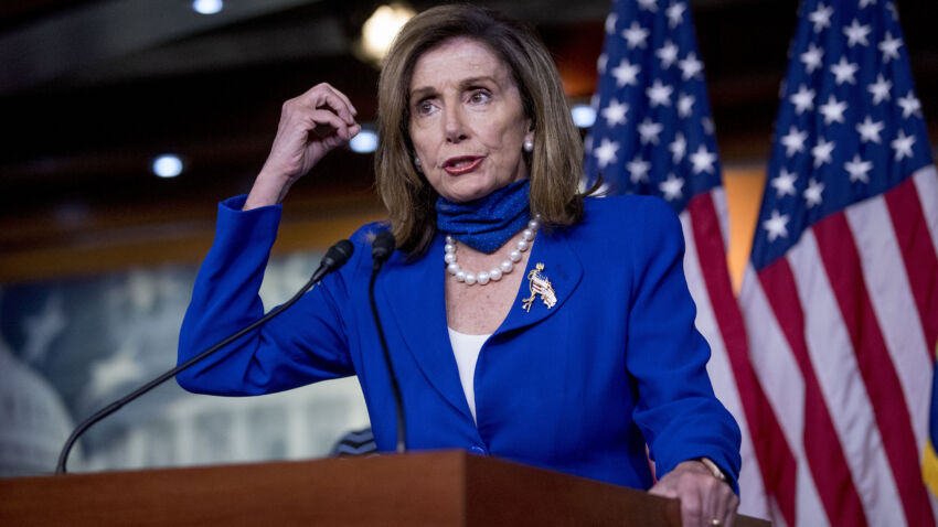 Pelosi makes mask-wearing mandatory for anyone on House
floor 1