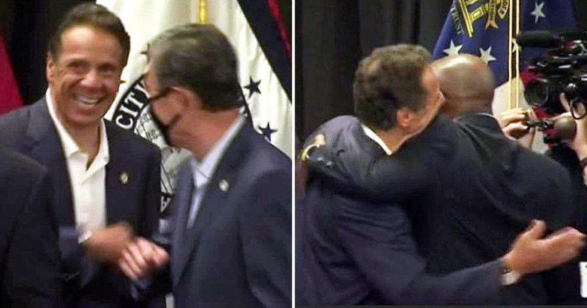 PHOTOS: Andrew Cuomo Wants a National Mask Mandate for
Everyone Except Himself, Presumably 1