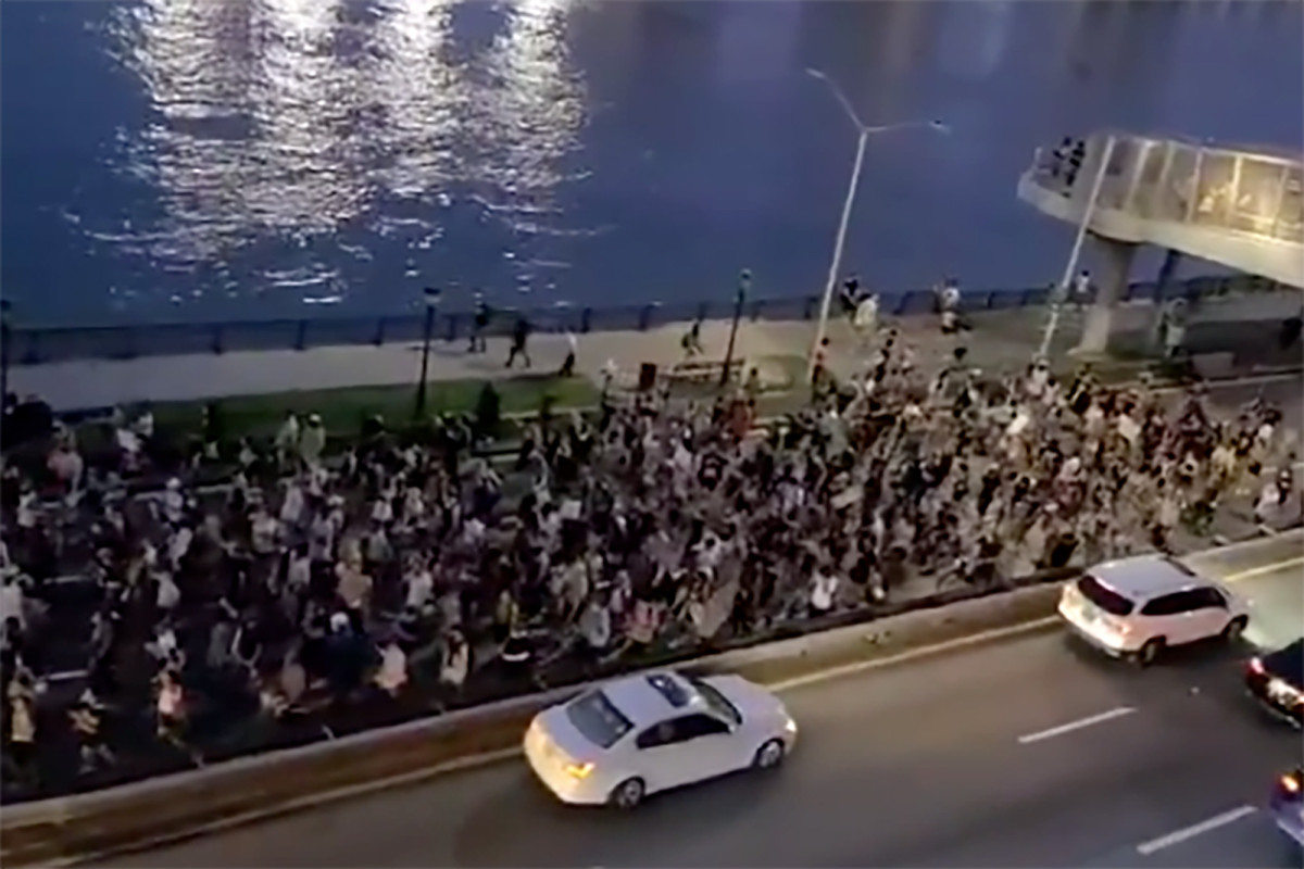 NYC protesters briefly shut down traffic on FDR
Drive 1