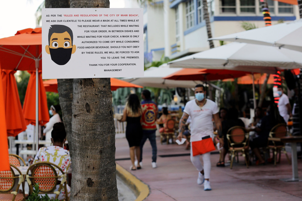 Florida surpasses New York’s coronavirus tally, records
another 78 deaths 1