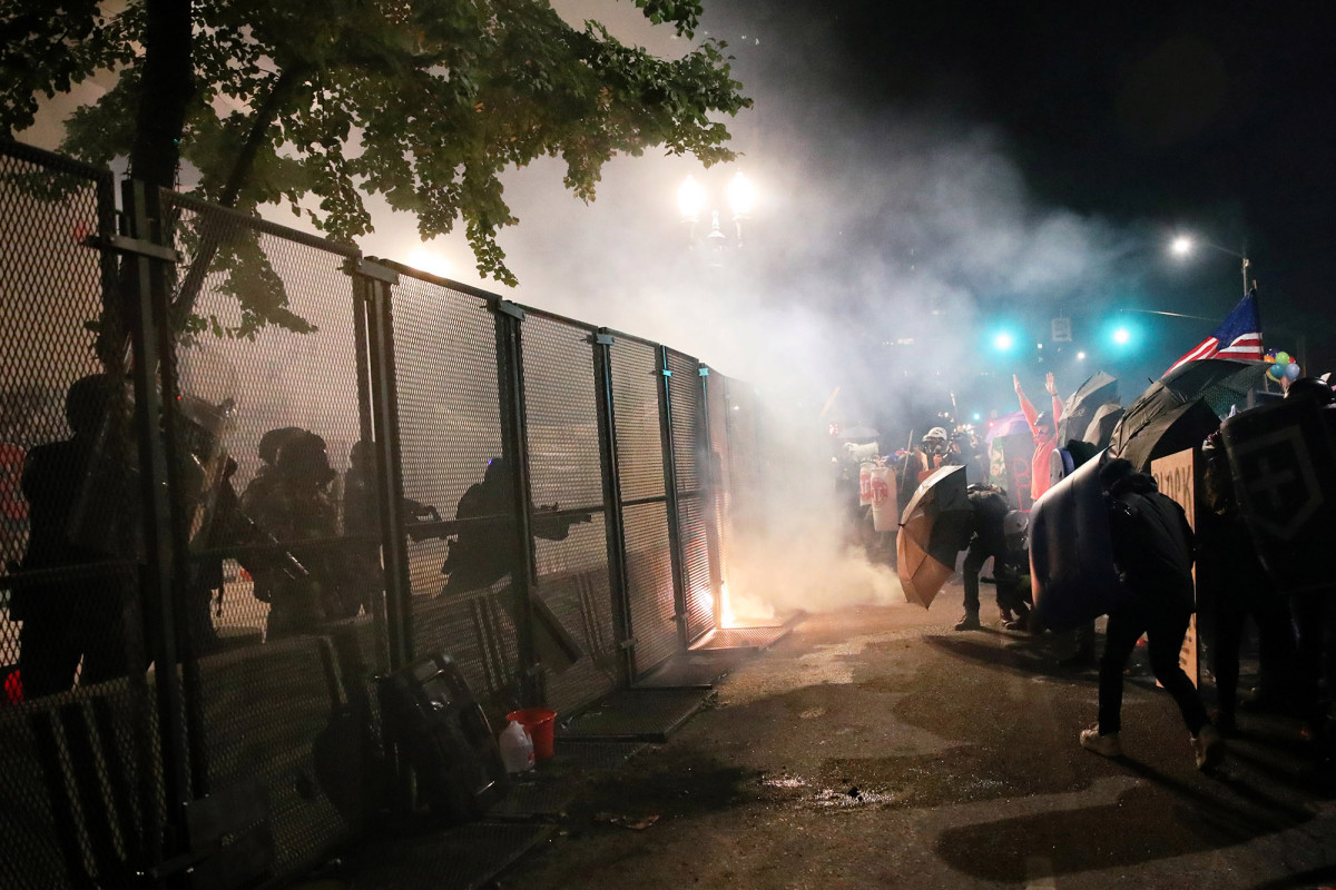 ‘Peaceful protests’ prompt new lows in media
misconduct 1