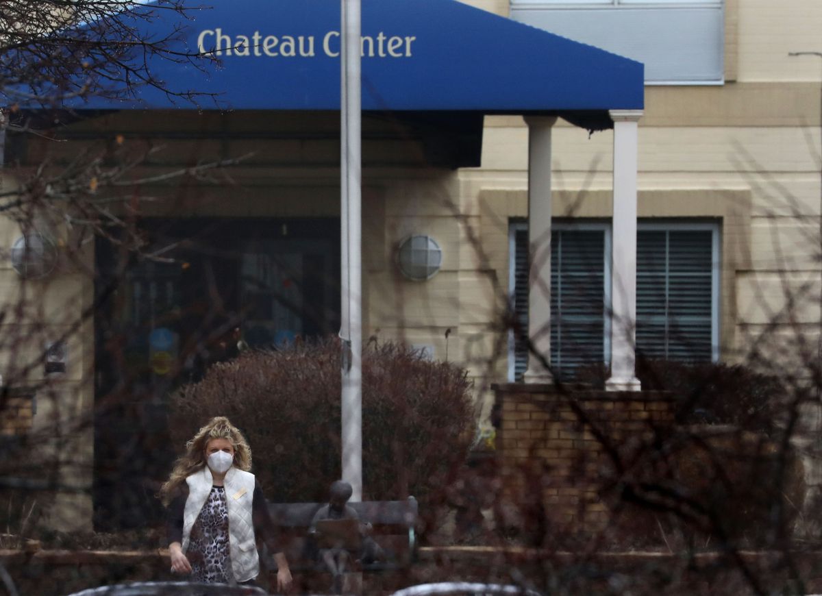 After heavy COVID-19 toll on Illinois nursing homes, top
regulators depart state agency 1
