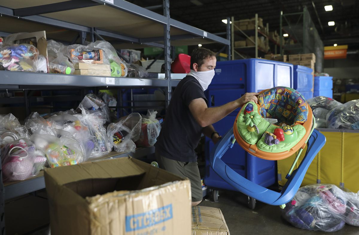 Chicago parents struggle to get rid of car seats, children’s
items after COVID-19 closures: ‘Recycling is really seeing a
decline' 1