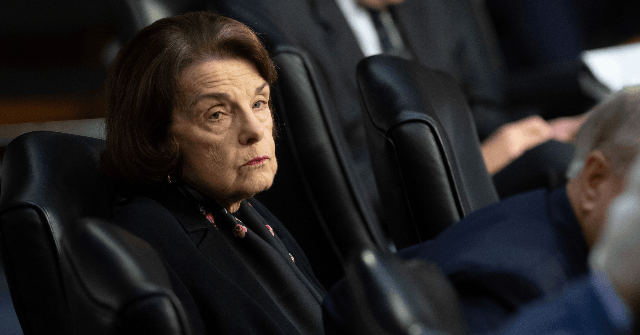 Dianne Feinstein Proposes Withholding Coronavirus Relief for
States Without Mask Mandates 1