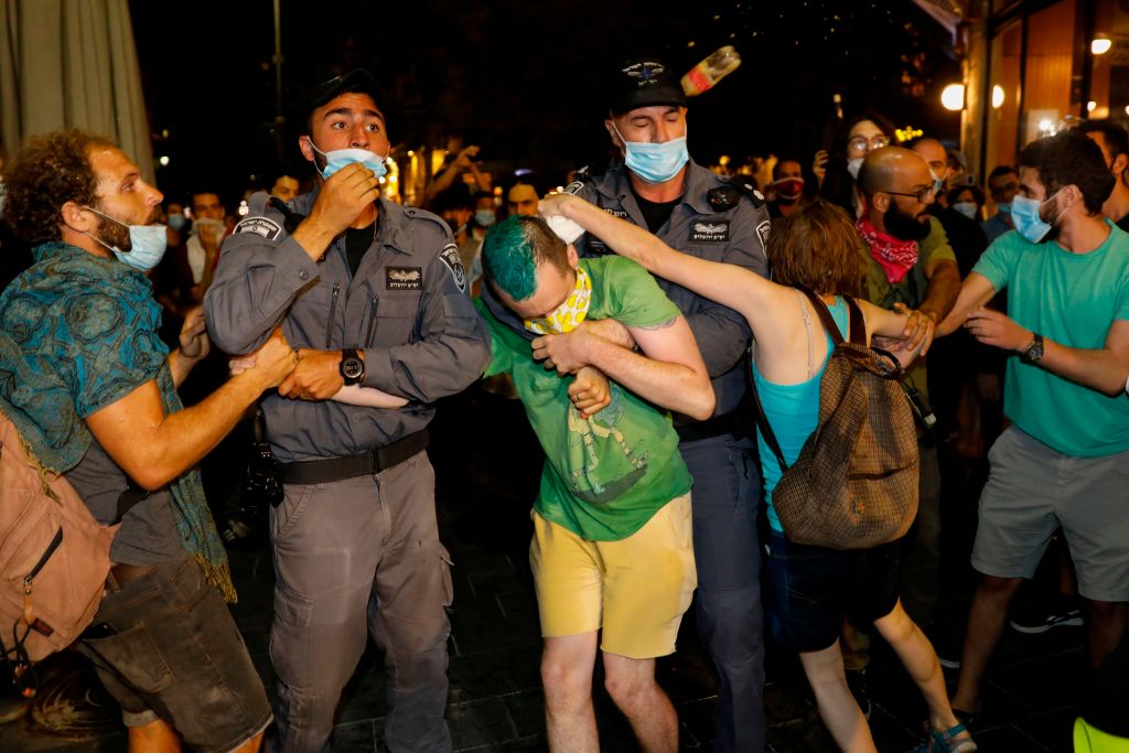 Outbreak: Lockdown protests explode in several
countries 1