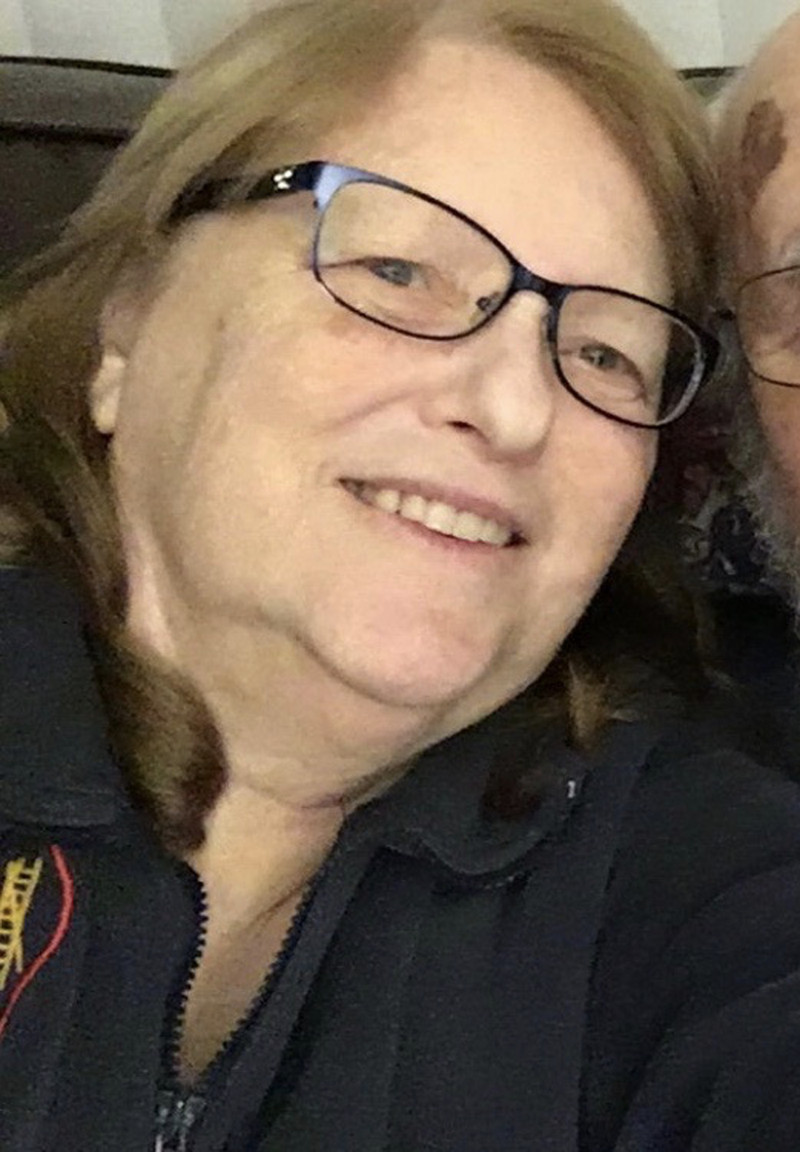 Lost on the frontline: These Chicago, suburban health
workers lost their lives to COVID-19 1 Lost on the frontline: These Chicago, suburban health
workers lost their lives to COVID-19 1