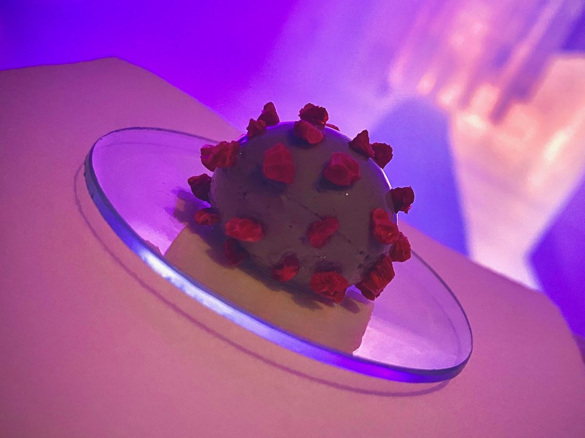 Coronavirus-inspired dish at Alinea draws backlash. Chef
Grant Achatz explains his intent. 1 Coronavirus-inspired dish at Alinea draws backlash. Chef
Grant Achatz explains his intent. 1