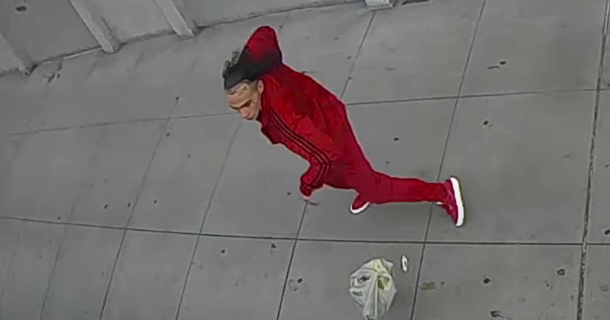 Protesters Claim Cops Shot Unarmed Man in Back – but Here’s
Video of What Really Happened 1