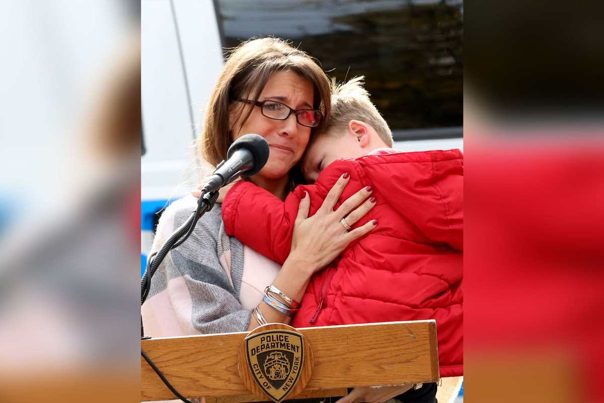 Widow of slain NYPD sergeant tells cops to ‘keep fighting’
amid protests 1