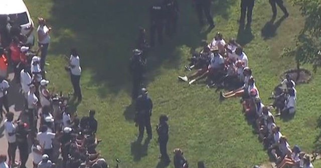 87 Breonna Taylor Protesters Arrested After Sit-In on
Kentucky AG's Lawn 1