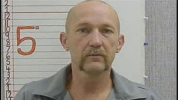 Buddhist priest sues to halt federal execution because of
coronavirus risk 1