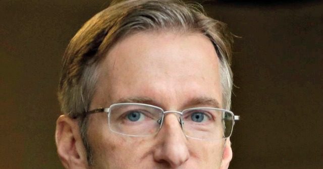Portland Mayor Wheeler: Feds Scooping Protesters Off the
Street 'Completely Unconstitutional' 1