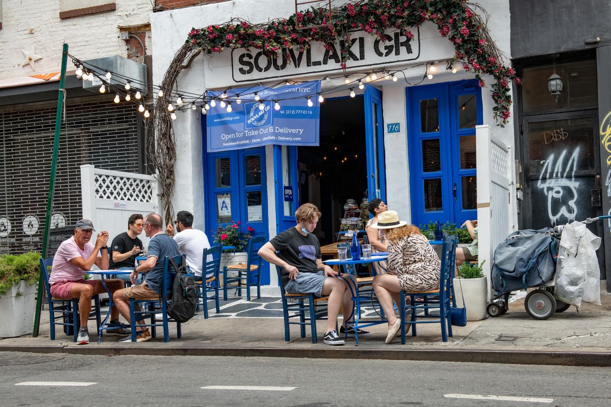 People growing less confident about returning to daily
activities amid recent COVID-19 surges, survey finds 1