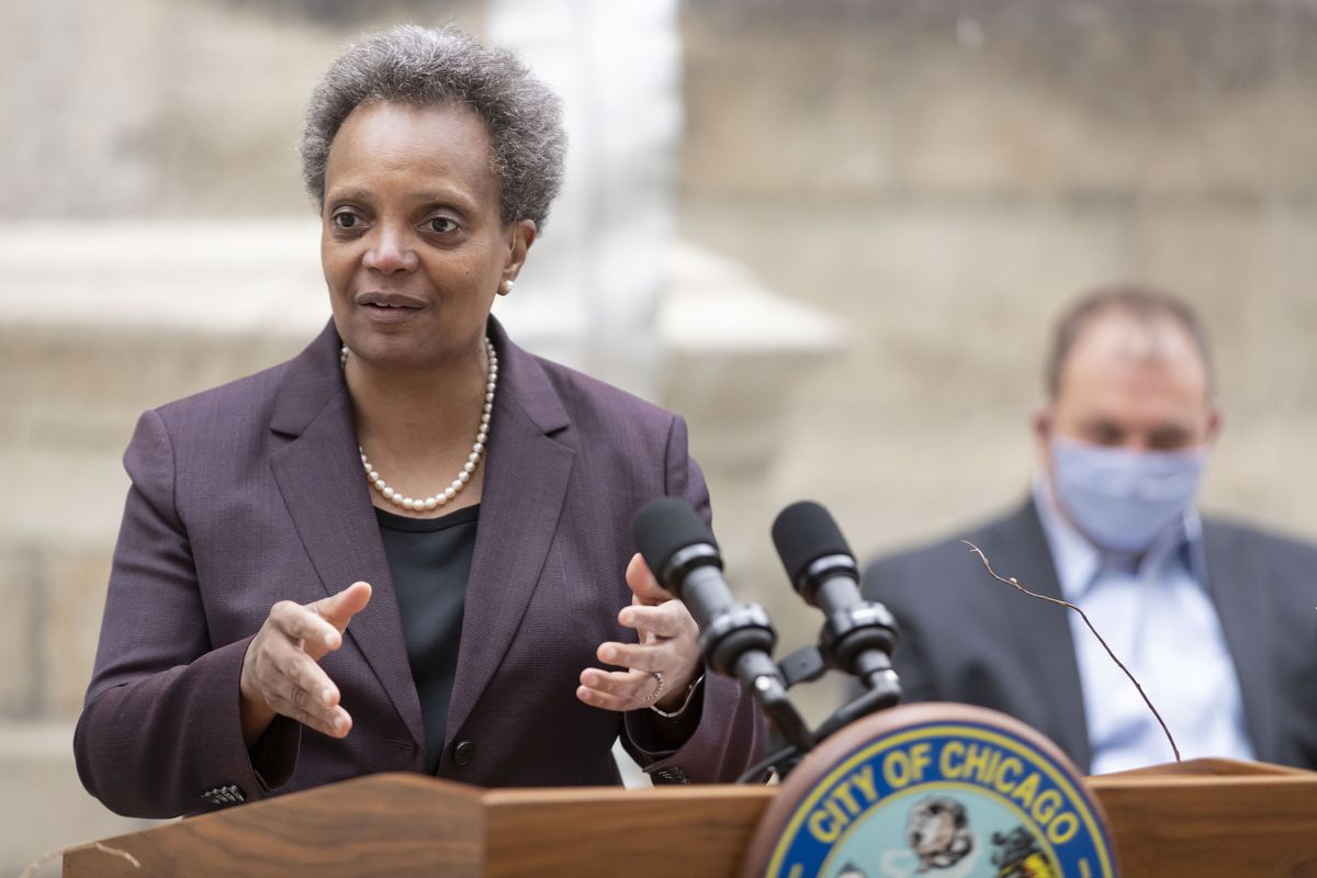Lightfoot adds Iowa to Chicago’s quarantine list, won’t rule
out Wisconsin if needed 1 Lightfoot adds Iowa to Chicago’s quarantine list, won’t rule
out Wisconsin if needed 1