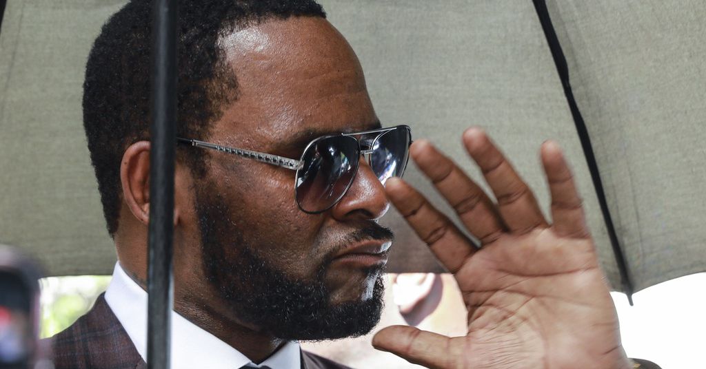 R. Kelly is diabetic, should be released from jail due to
COVID-19 concerns, lawyers argue 1