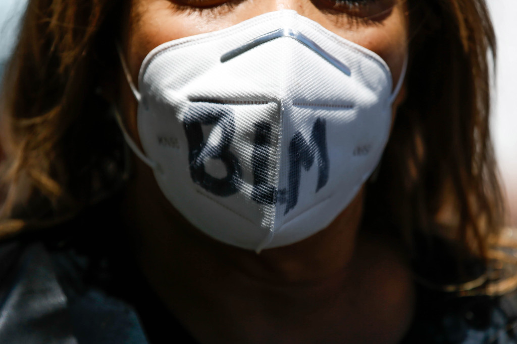 Solano County Sheriff, Public Defender probing jail
sergeant’s testy interaction with deputy public defender over Black
Lives Matter face mask 1