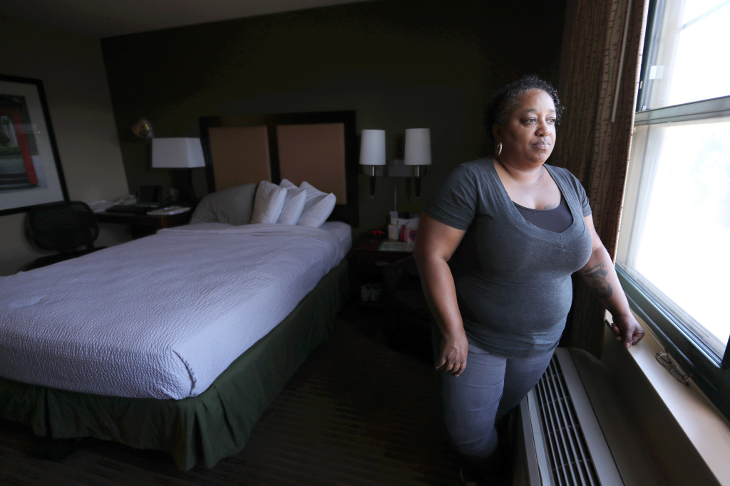 Coronavirus: In Bay Area, homeless residents slip through
cracks in state hotel program 1