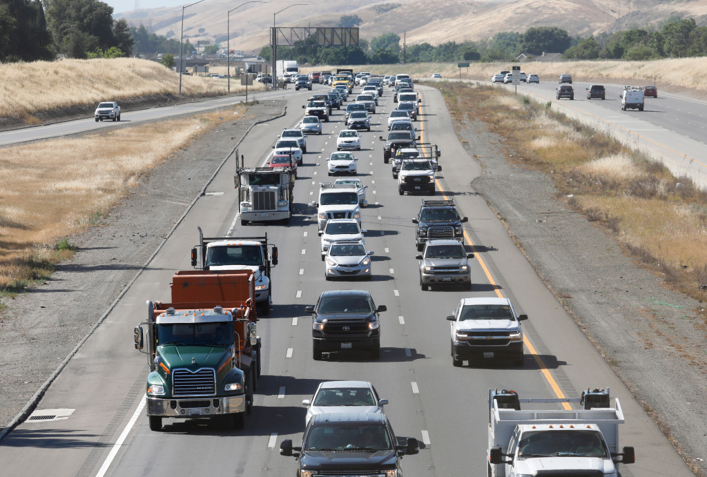 Coronavirus unemployment: Pace of Bay Area layoff plans
eases 1