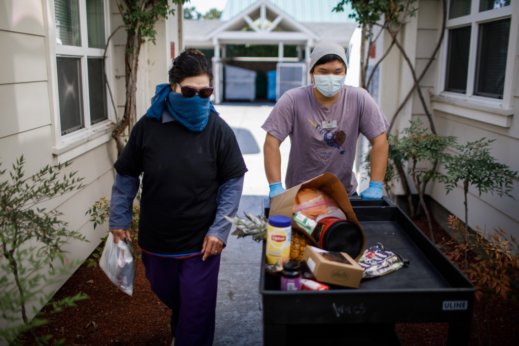 Coronavirus: Serving the newly poor in Silicon Valley’s
wealthiest neighborhoods 1